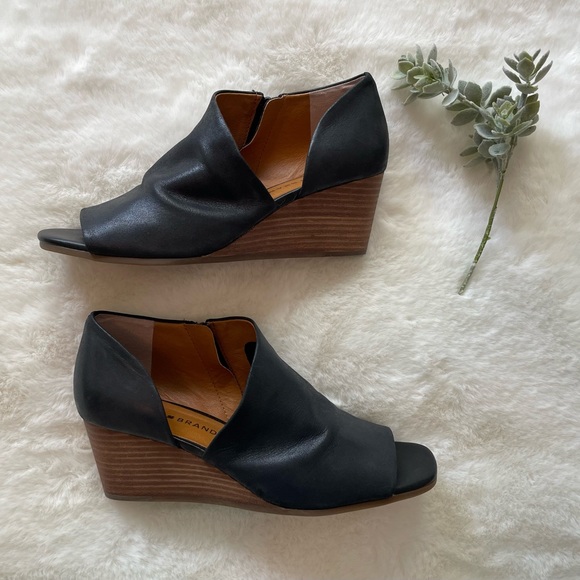 Lucky Brand - NWOT - Leather Cutout Tylera Wedge - Size 7.5 - Black - Picture 1 of 6